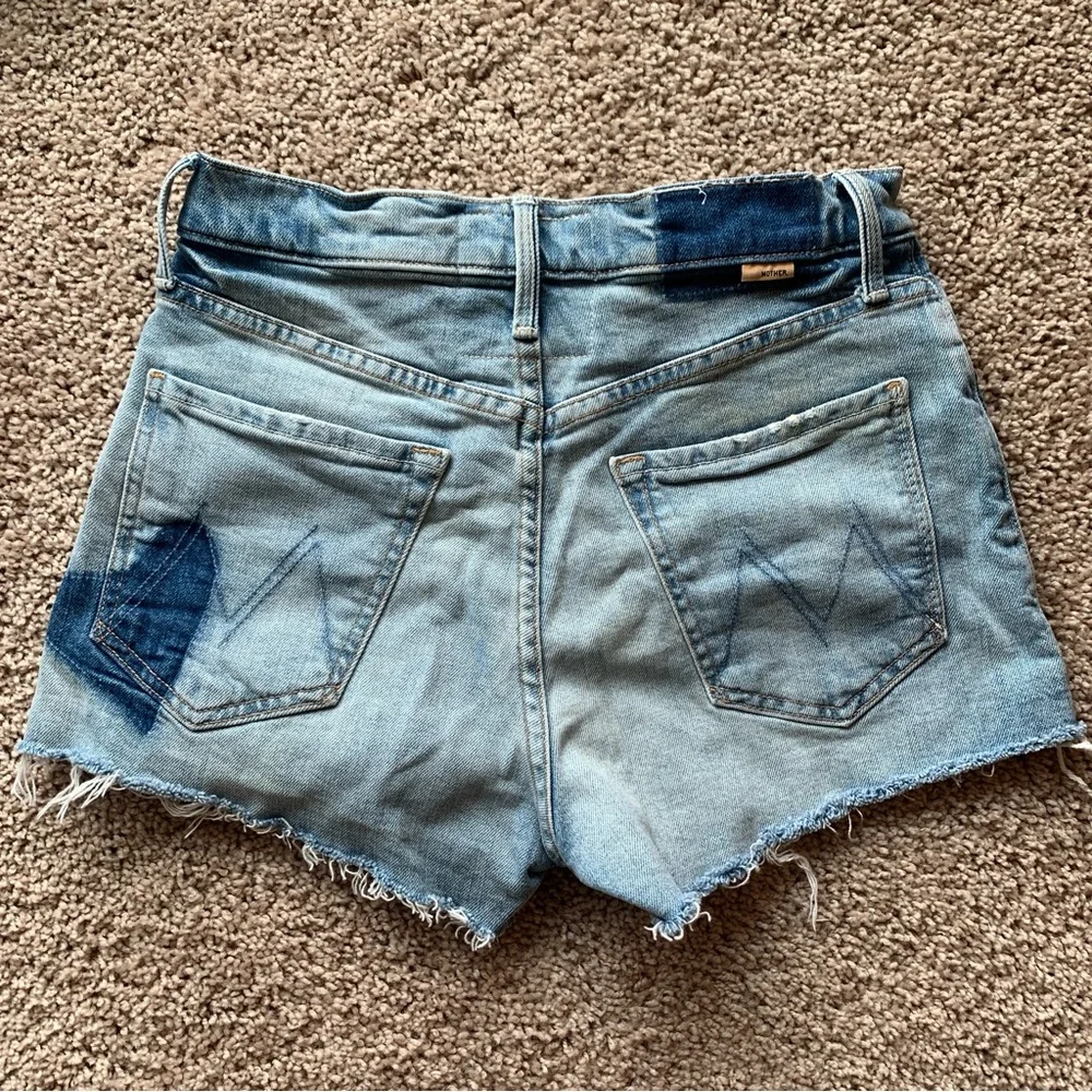 MOTHER Superior Jean Shorts Size 26 The Tomcat Kick Fray Light Wash Distressed - Picture 2 of 13